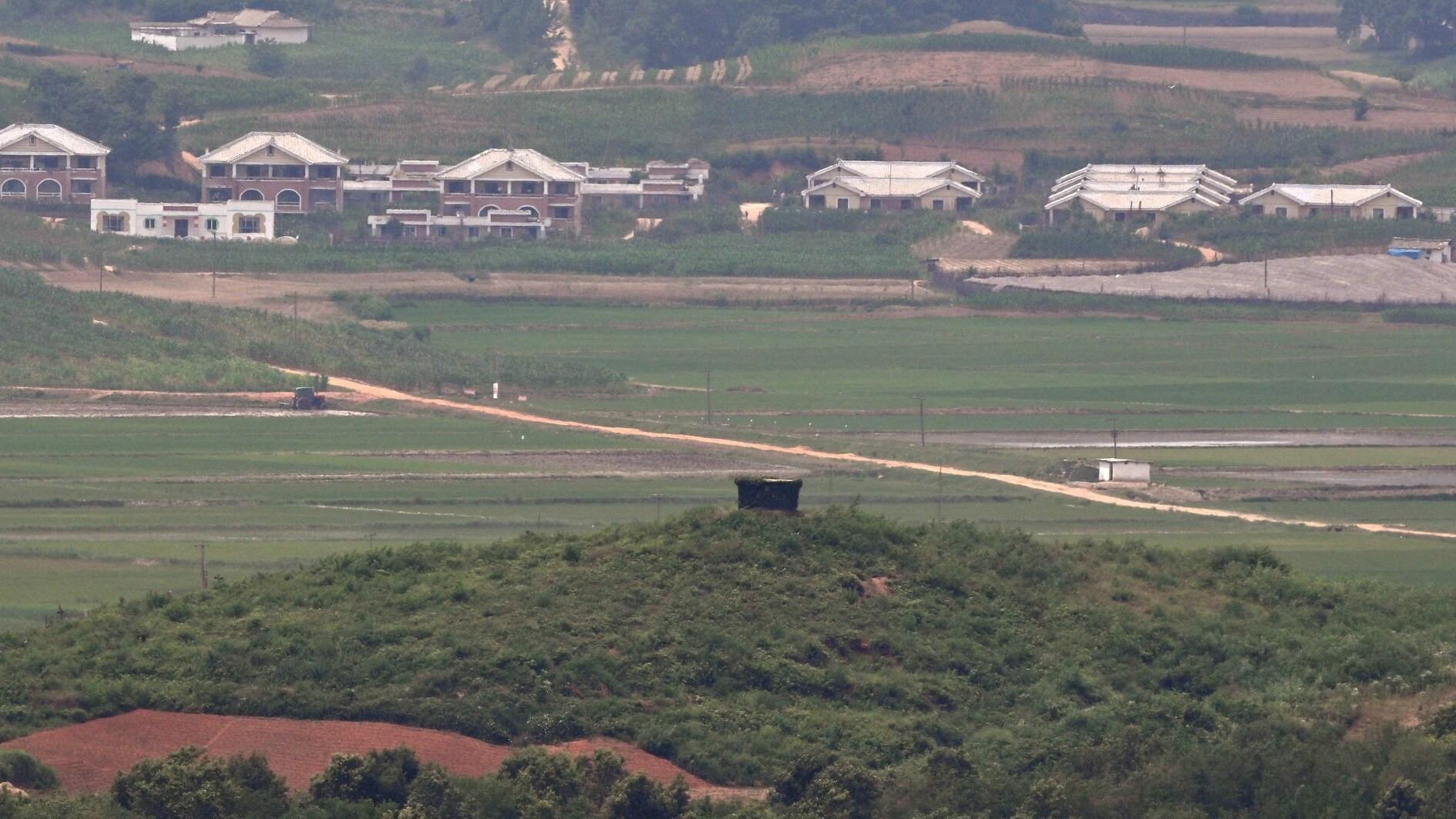 South Korea fires warning shots after new border incursion