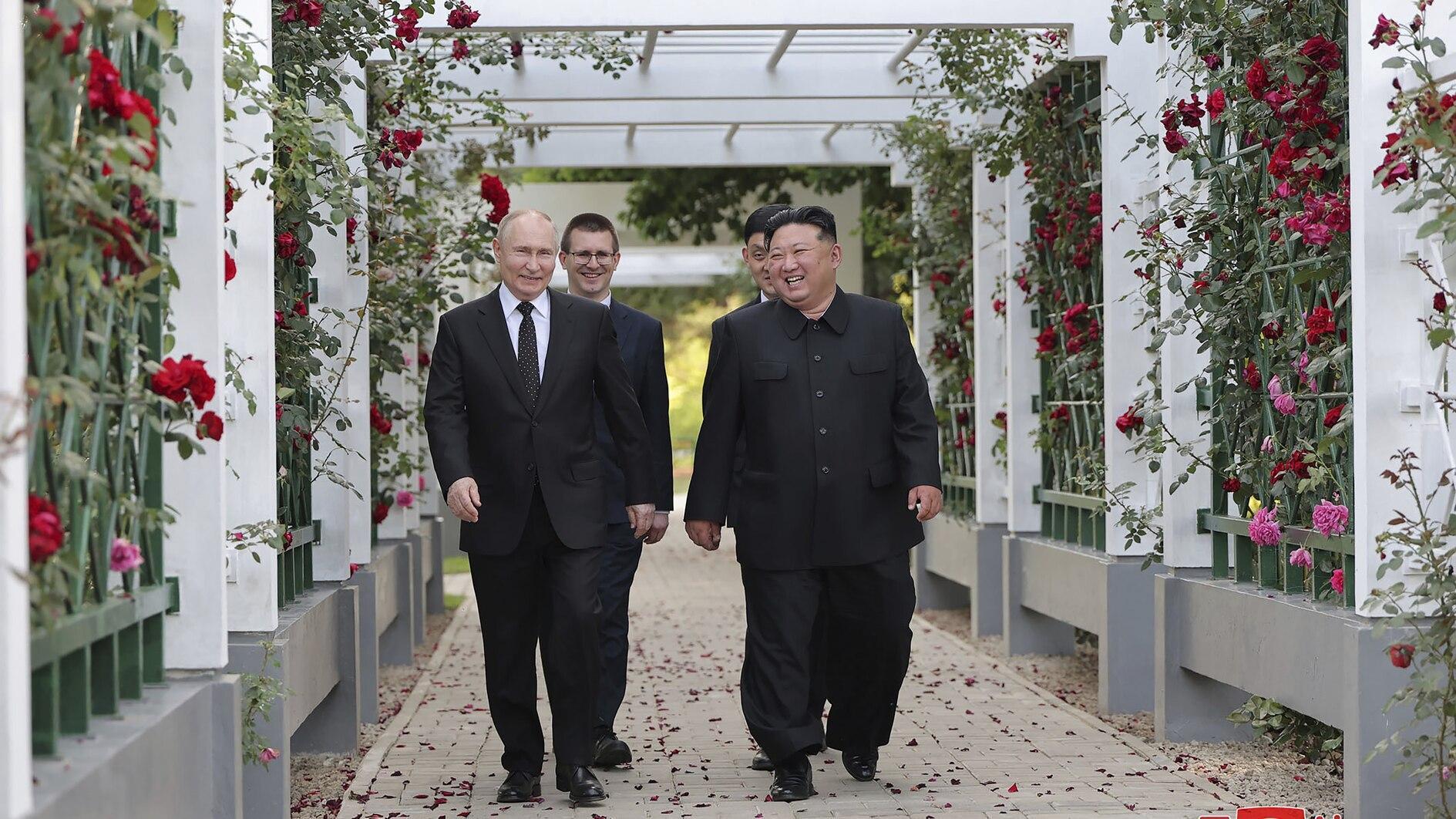 Seoul summons Russian ennoy over Pyongyang deal