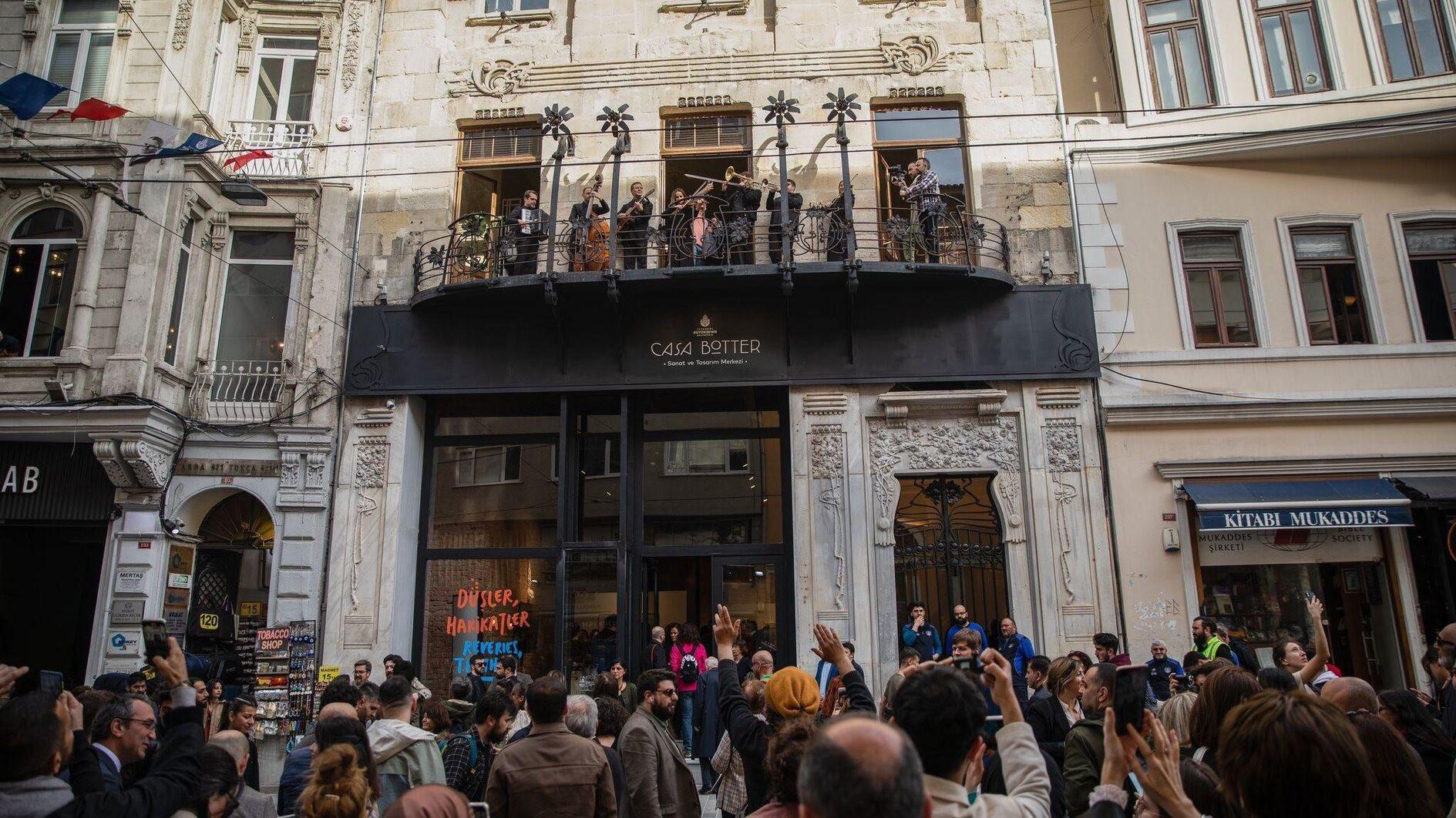 Centuries-old Istanbul buildings endure despite quake risk for modern edifices
