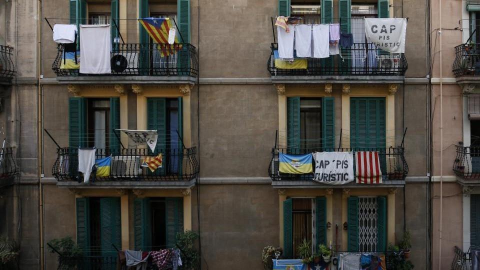 Barcelona aims to become Airbnb-free zone by 2029