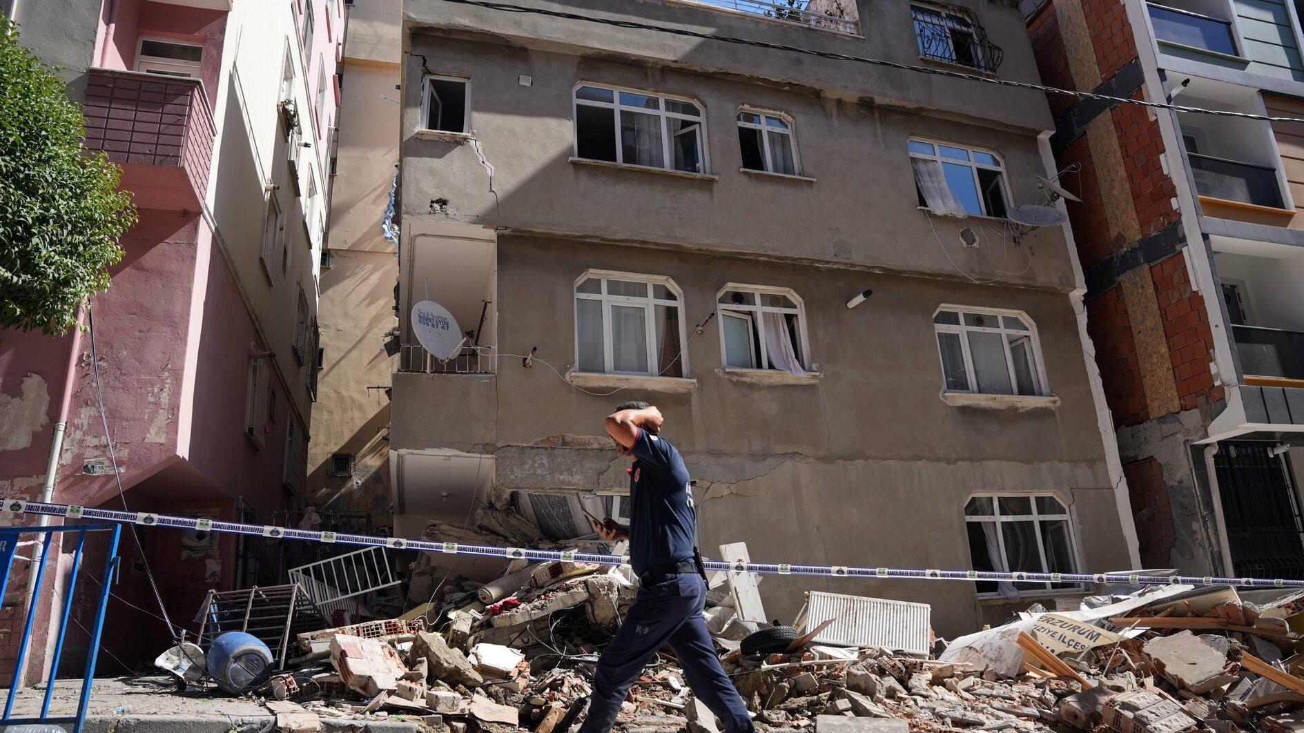Partial building collapse in Istanbul uncovers illegal floors