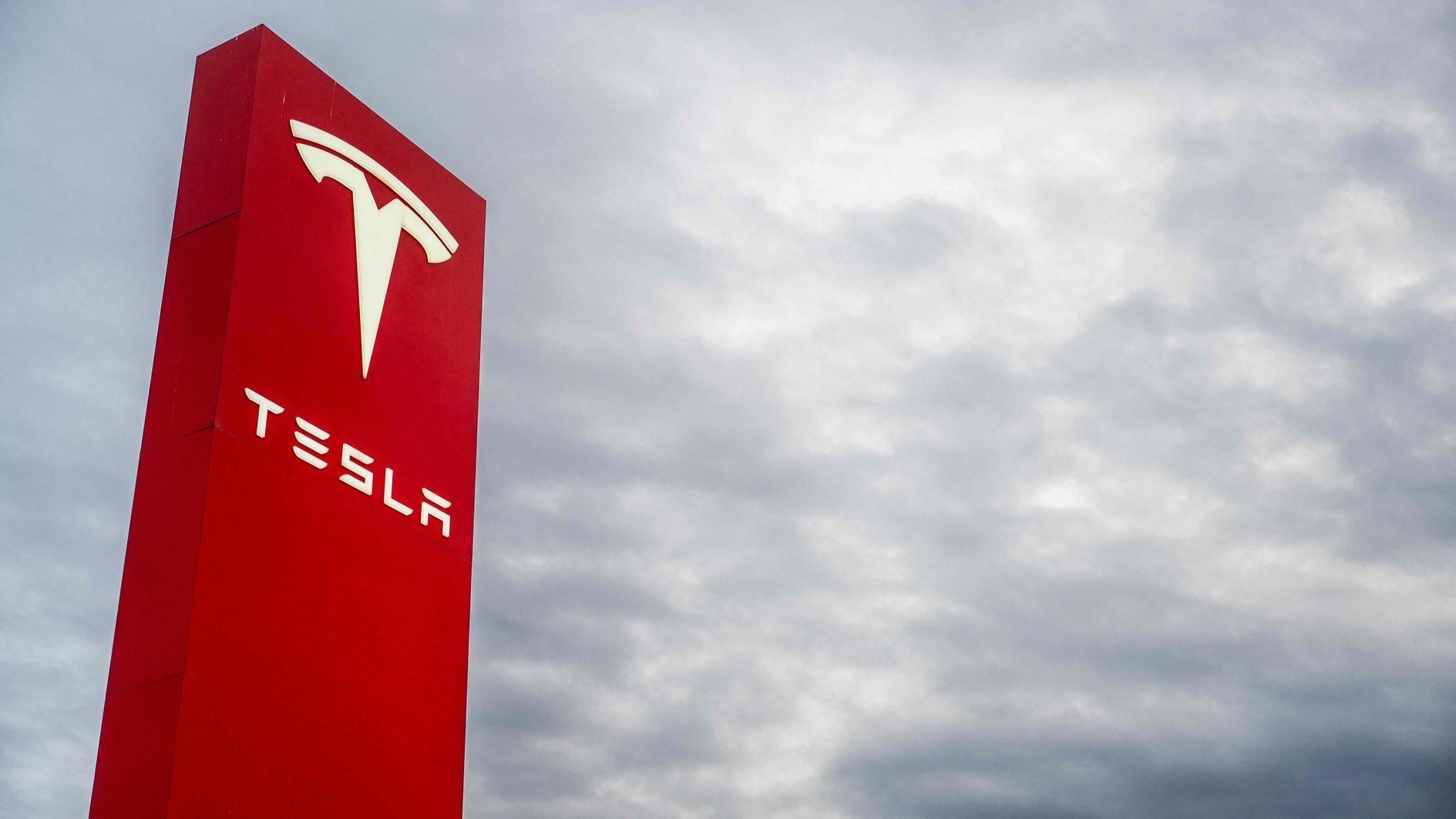 Tesla auto deliveries beat expectations in second quarter