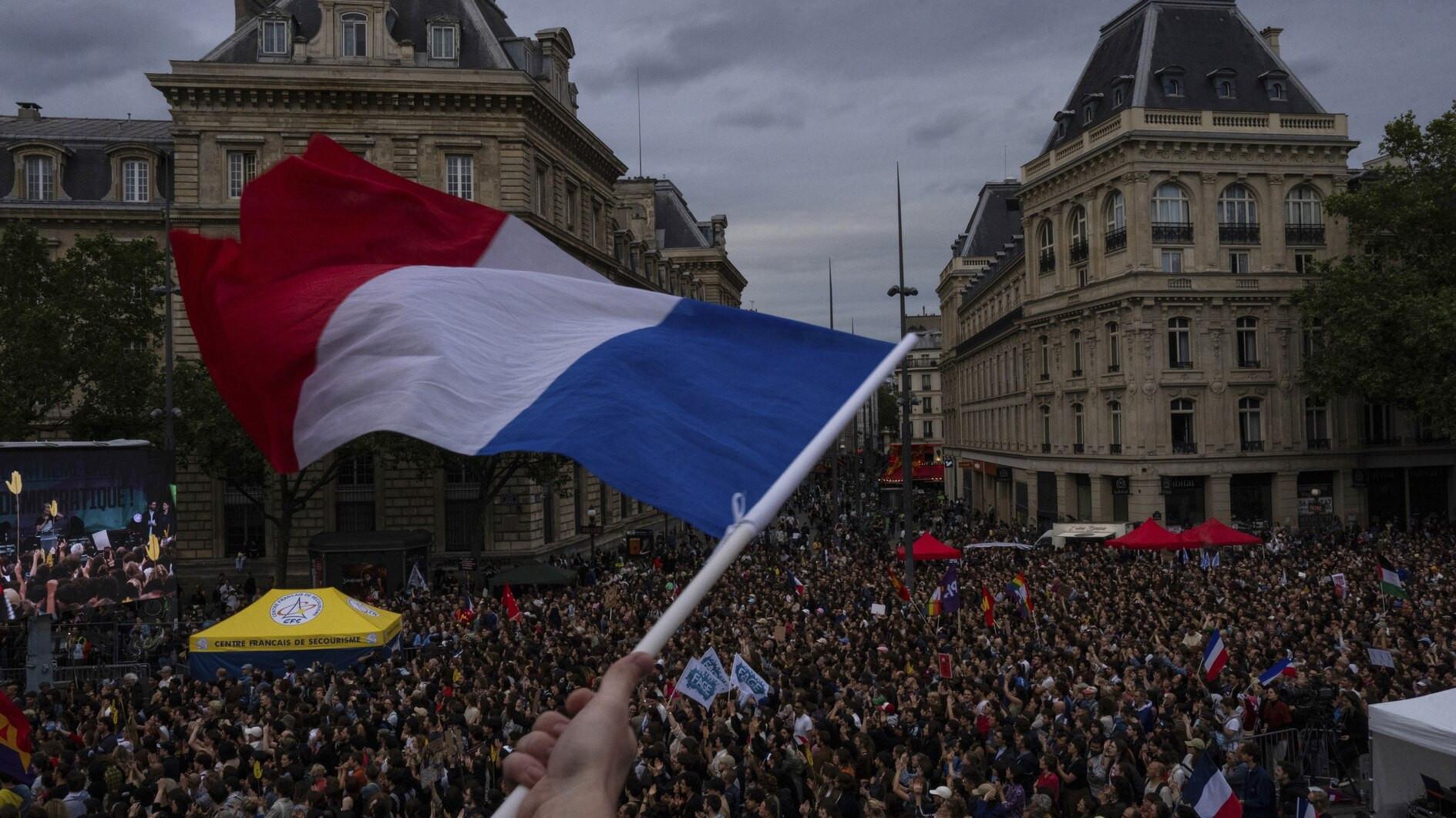Absolute majority still possible for French far right: Le Pen