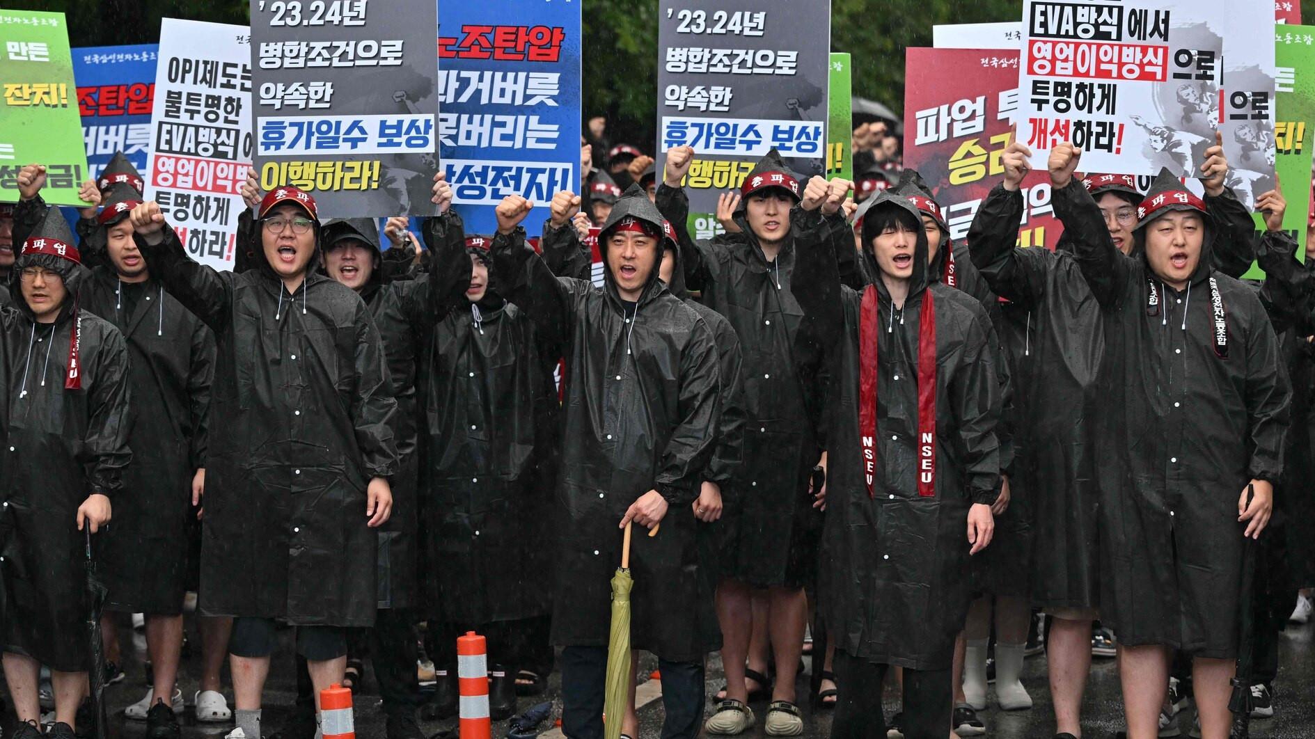 Workers at South Korean tech giant Samsung start strike