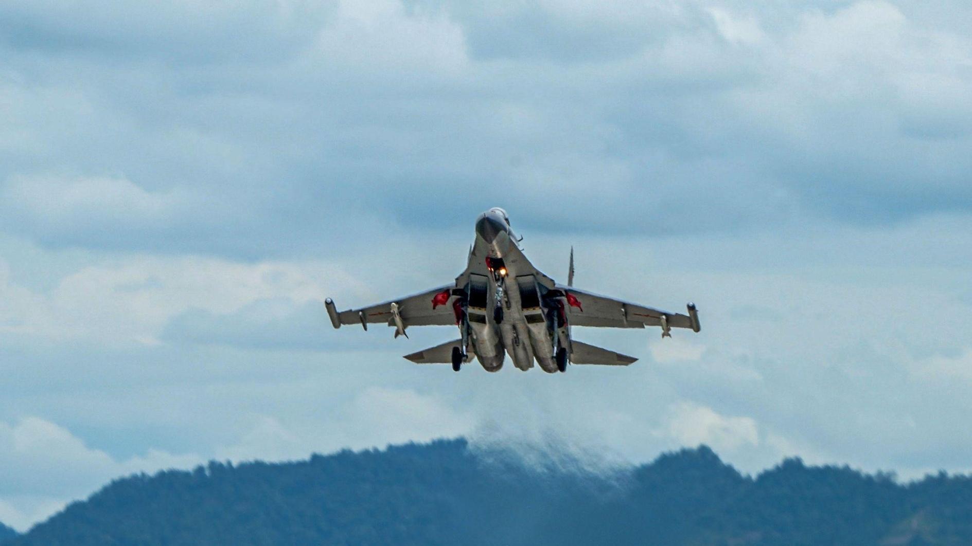 66 Chinese aircraft surround Taiwan in biggest sortie of year