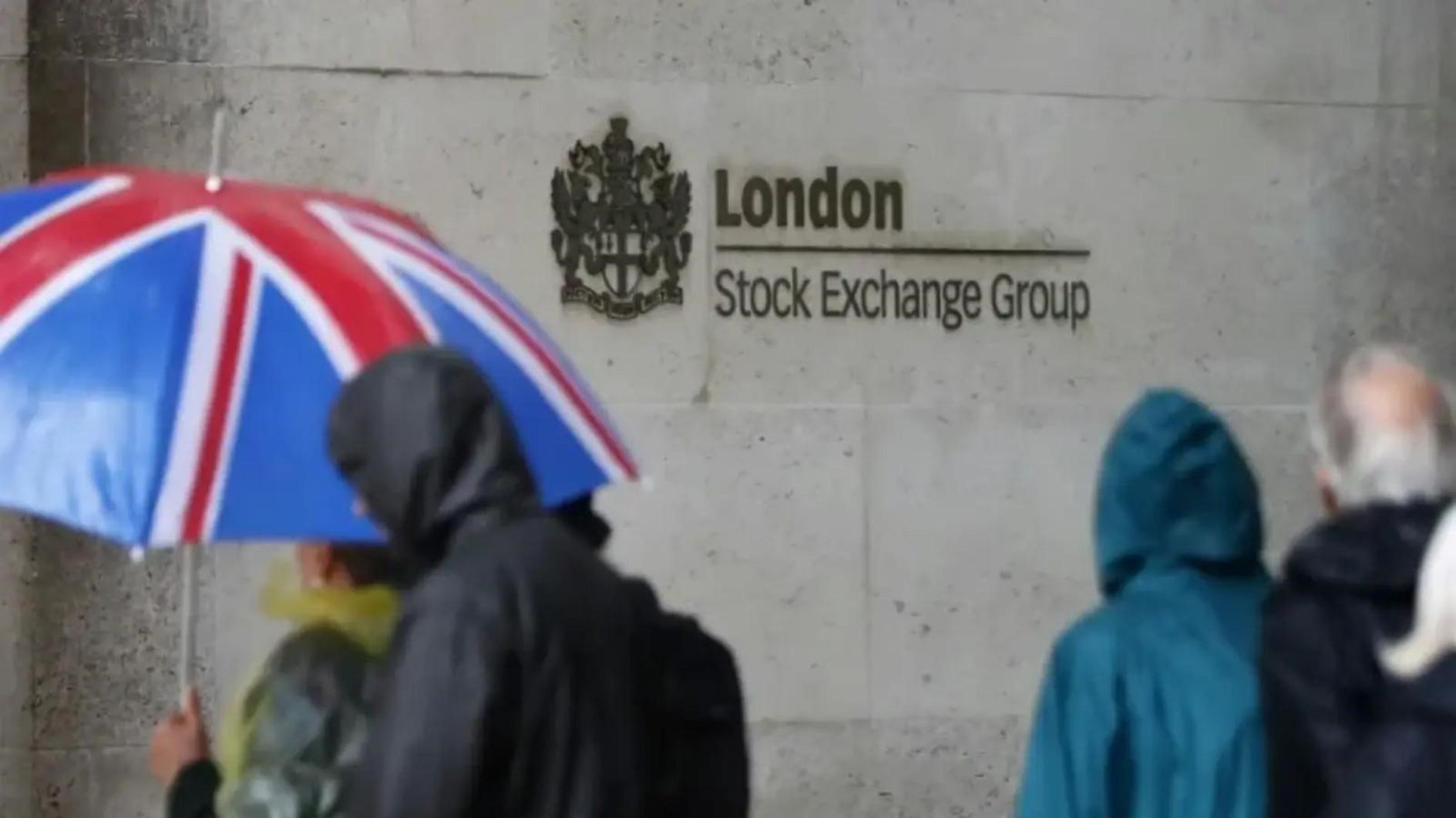 London simplifies listing rules to boost City district