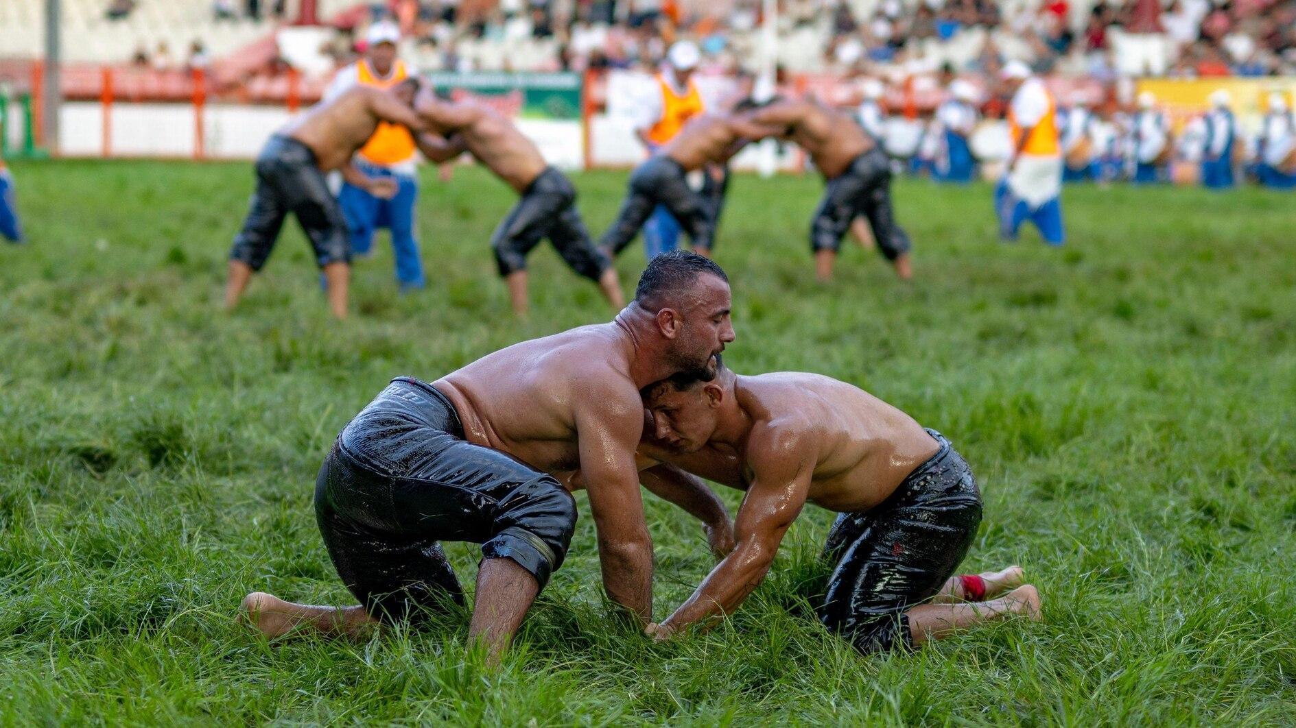 Türkiye’s oil wrestlers compete for gold and glory