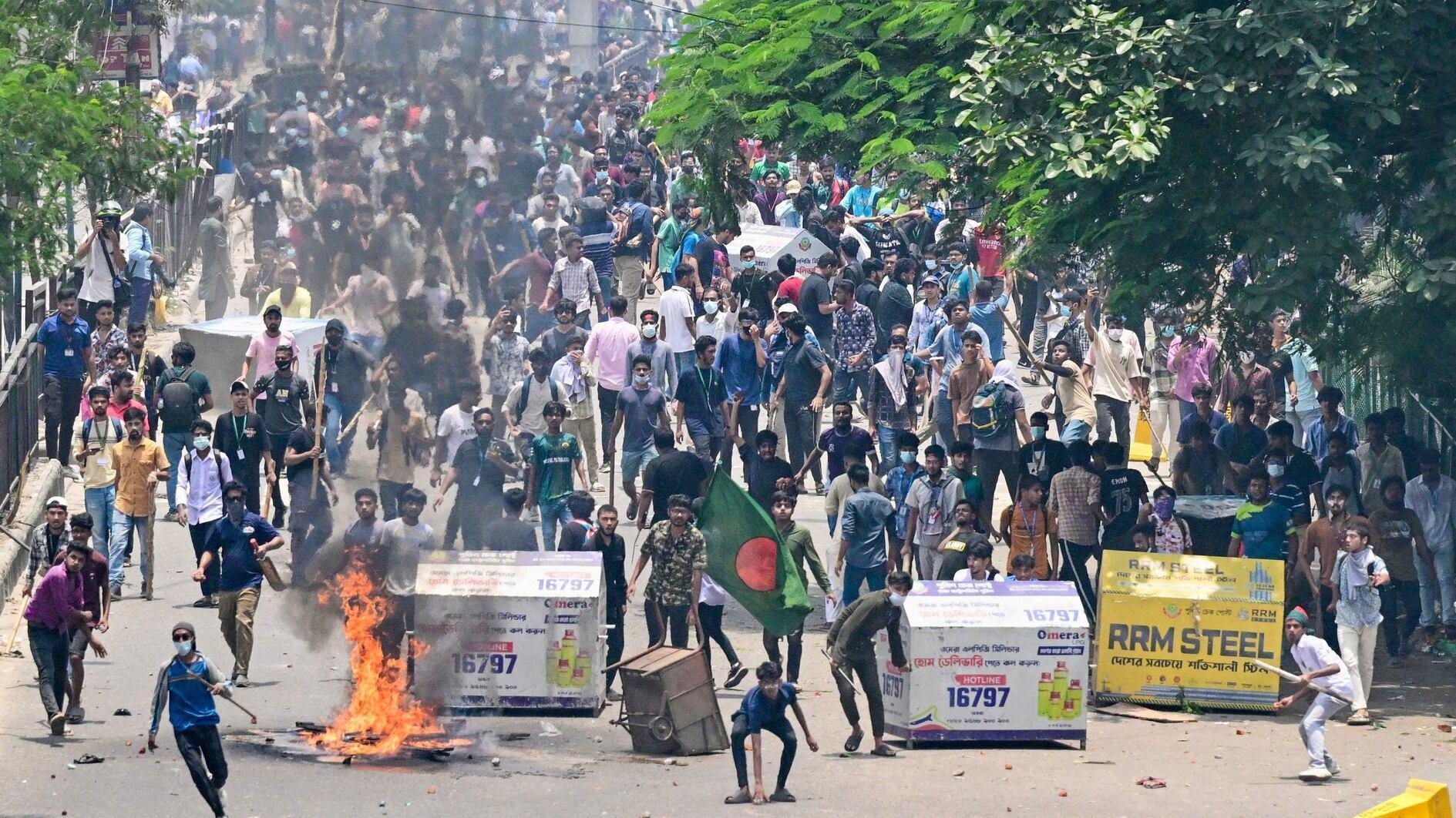 Bangladesh students reject PM olive branch