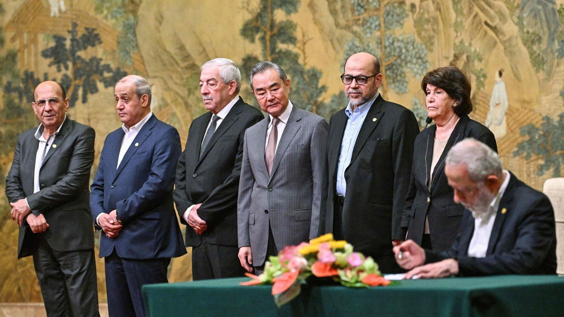 Hamas announces national unity deal with Palestinian rivals