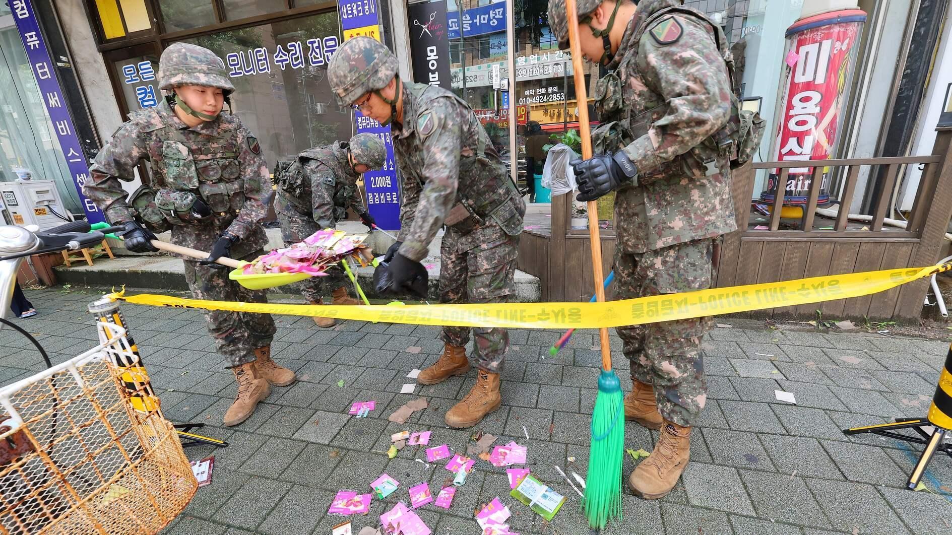 Trash balloons from N Korea hit Souths presidential compound