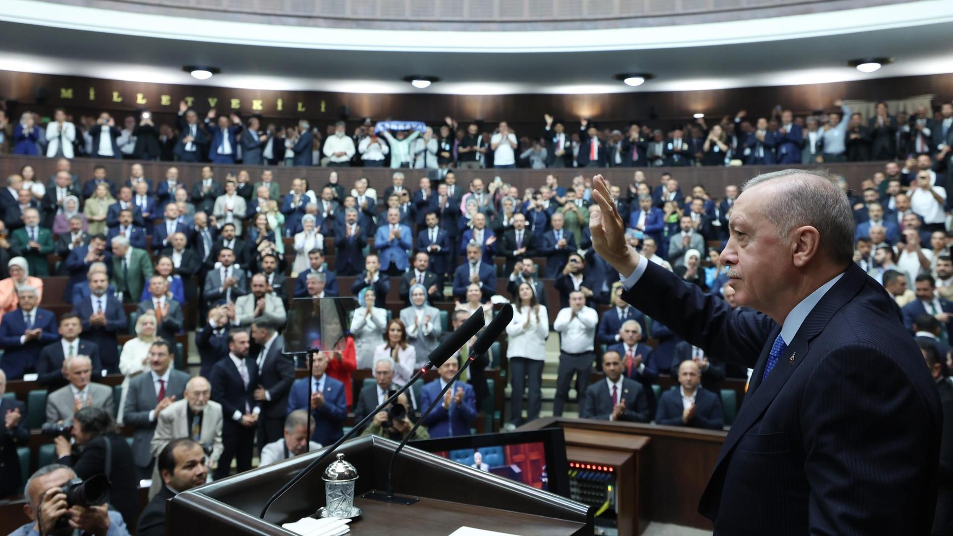 Erdoğan urges friendly relations with neighbors