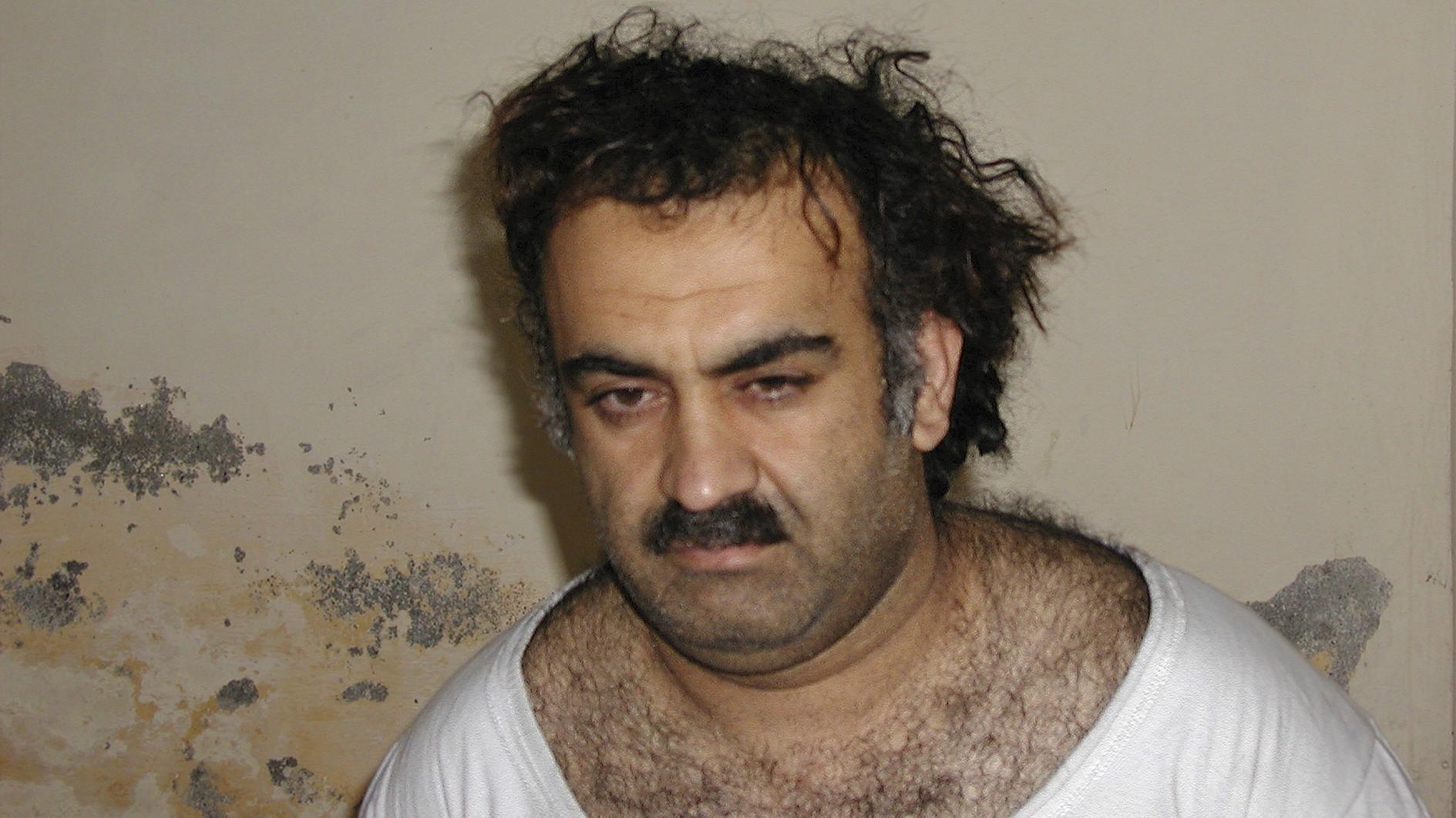 Khalid Sheikh Mohammed, 9/11 mastermind, agrees to plead guilty