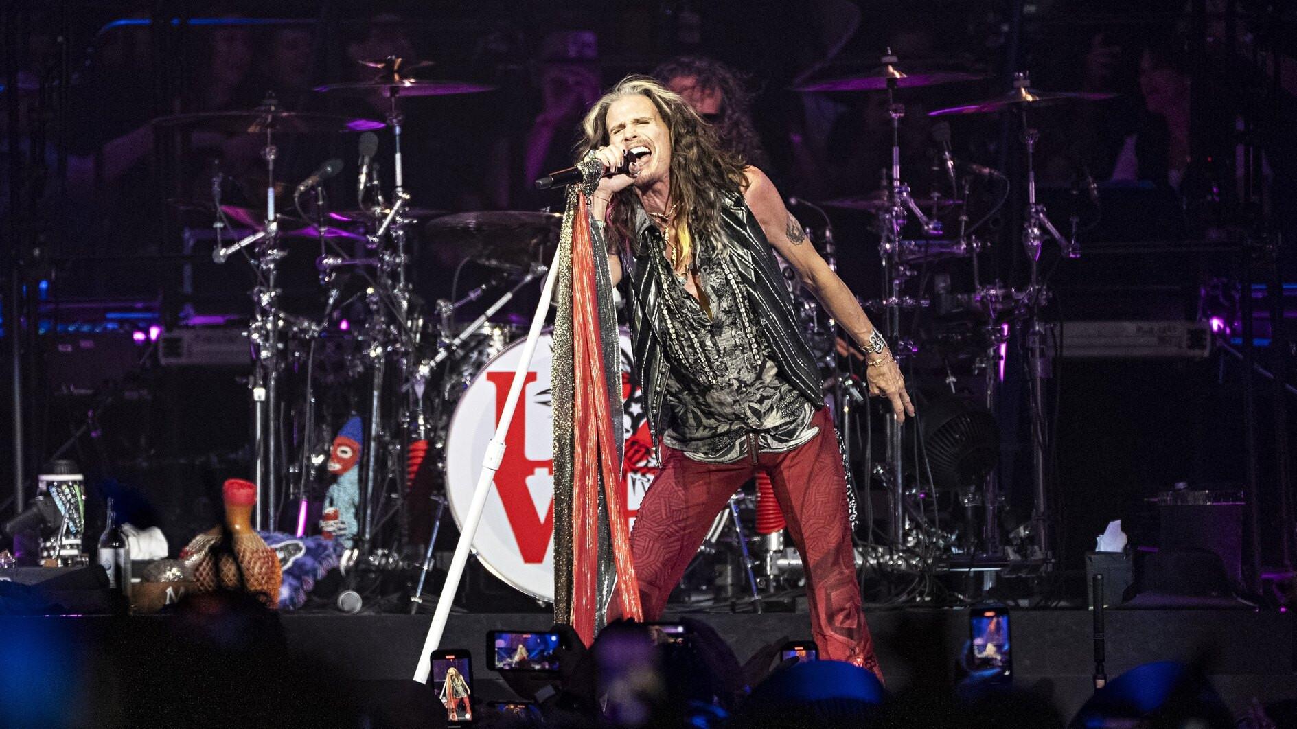 Aerosmith retires from touring due to damage to Steven Tylers voice