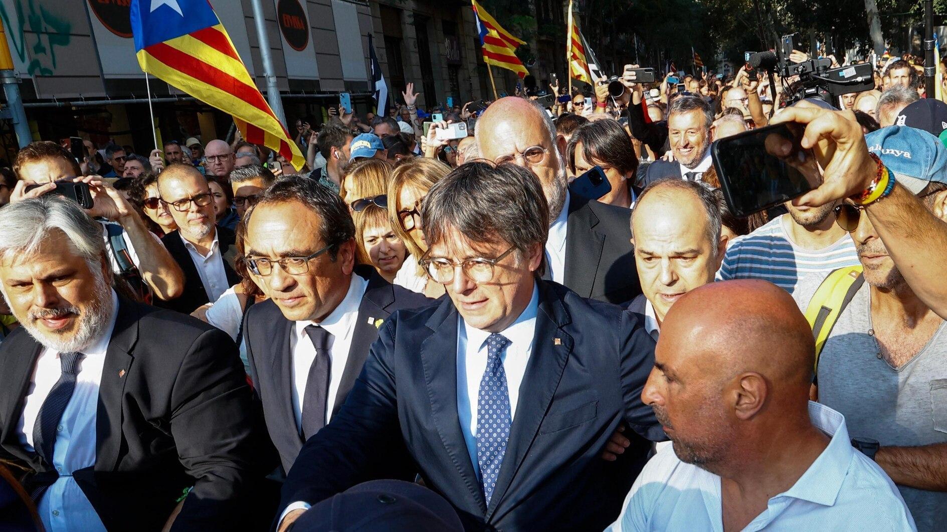 Spanish judge demands explanations over Puigdemonts escape