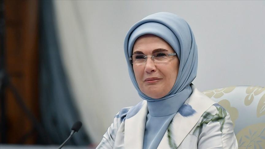 First lady appreciates Palestinian woman’s efforts on providing clean water