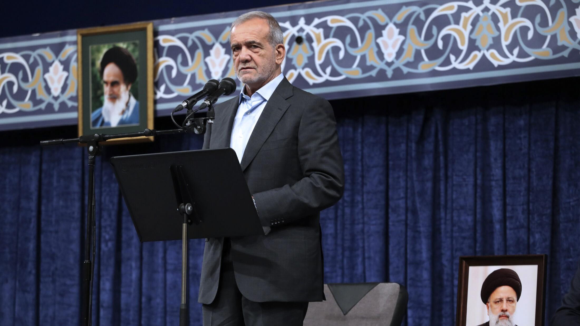 Irans 2015 nuclear deal negotiator resigns as vice president