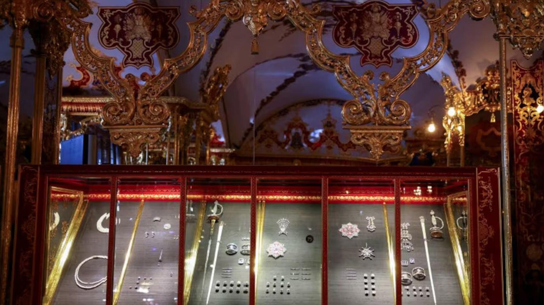 Jewels stolen in Germanys Green Vault heist back on display