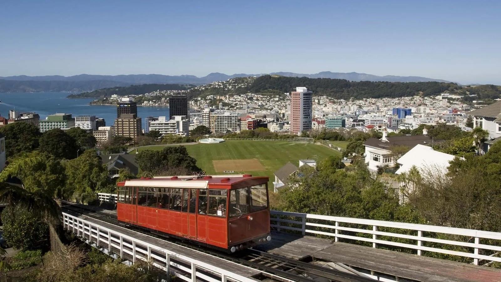 New Zealand population growth stalls as Kiwis flee the nest