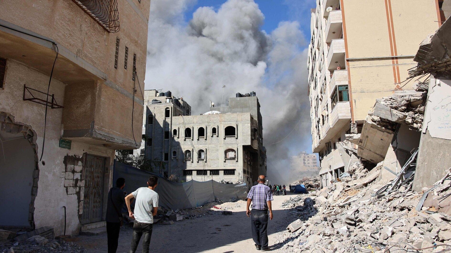 Ceasefire hopes fade as Israeli strikes continue to ravage Gaza