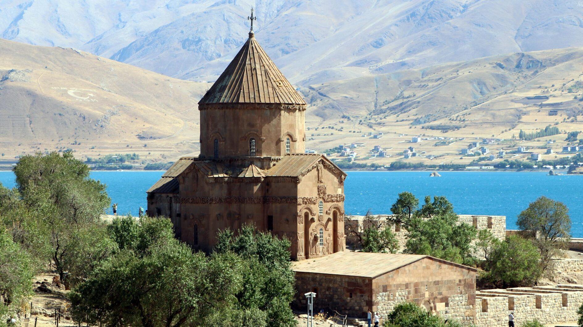 Rabbits on Akdamar island still threaten historic site