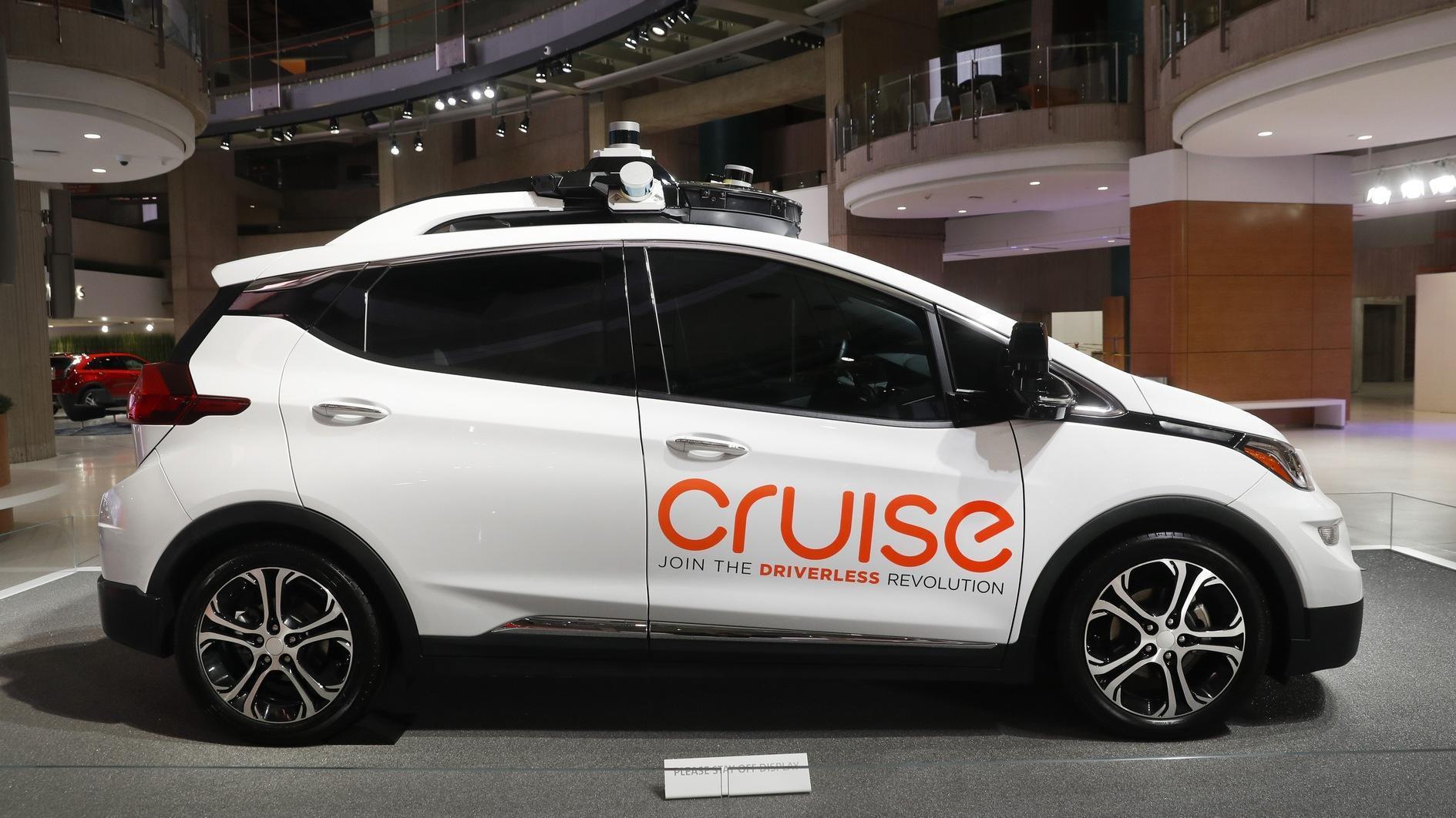 Uber and Cruise join forces to deploy robotaxis next year
