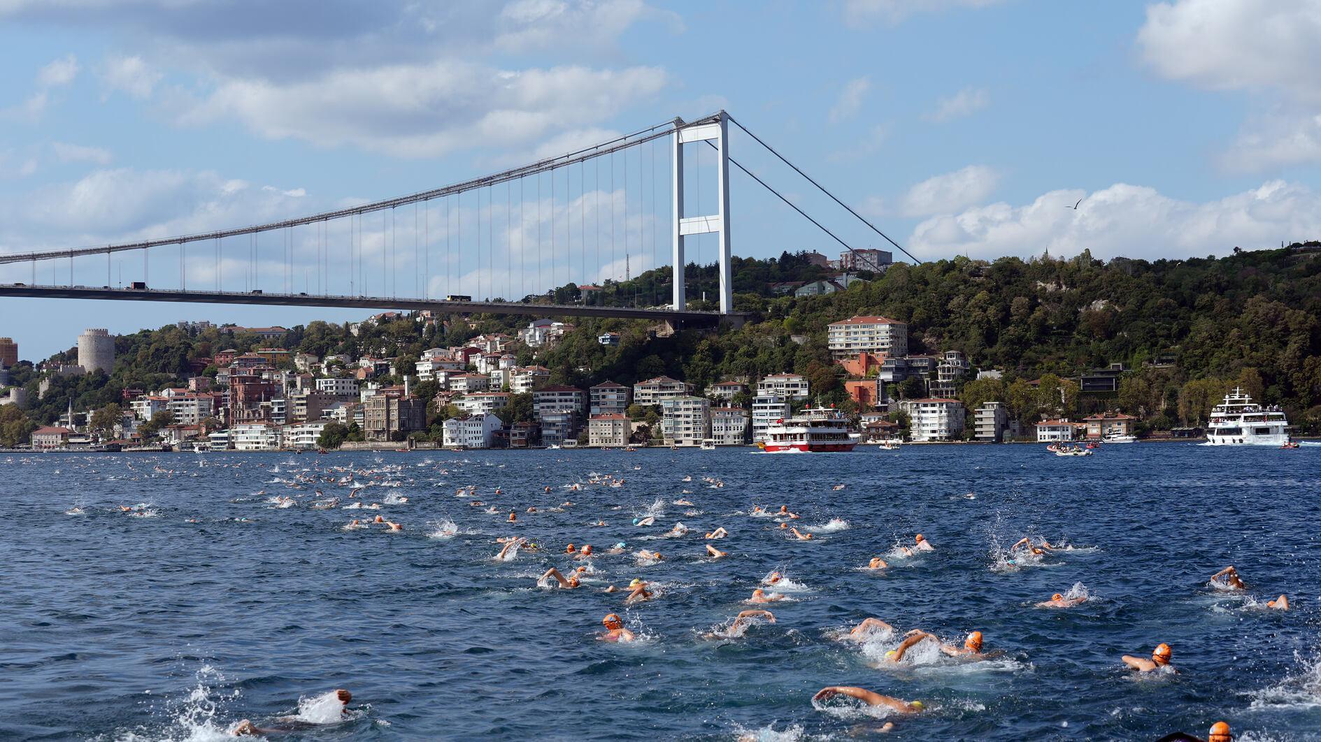 Thousands swim across continents in iconic Bosphorus race