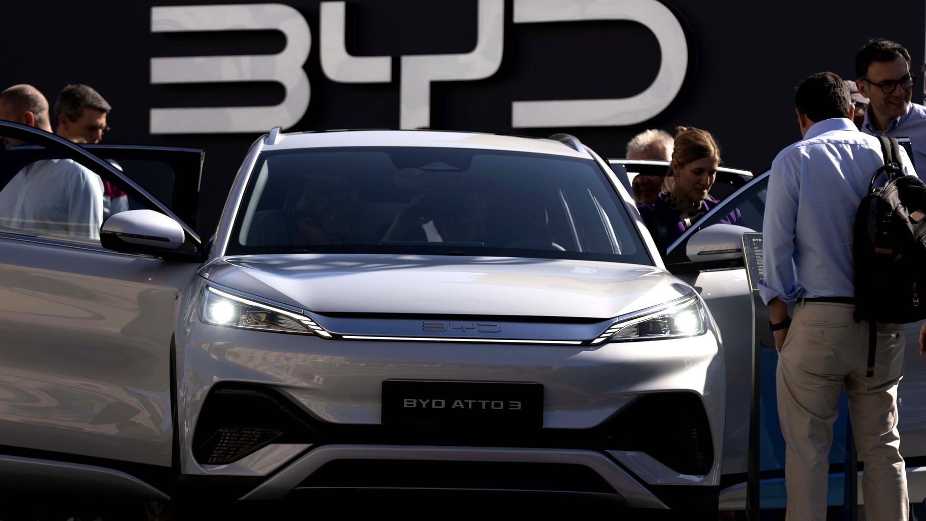 EV tariffs to damage economic cooperation with Canada: China