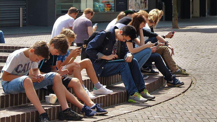 Authorities set to meet children to curb digital addiction