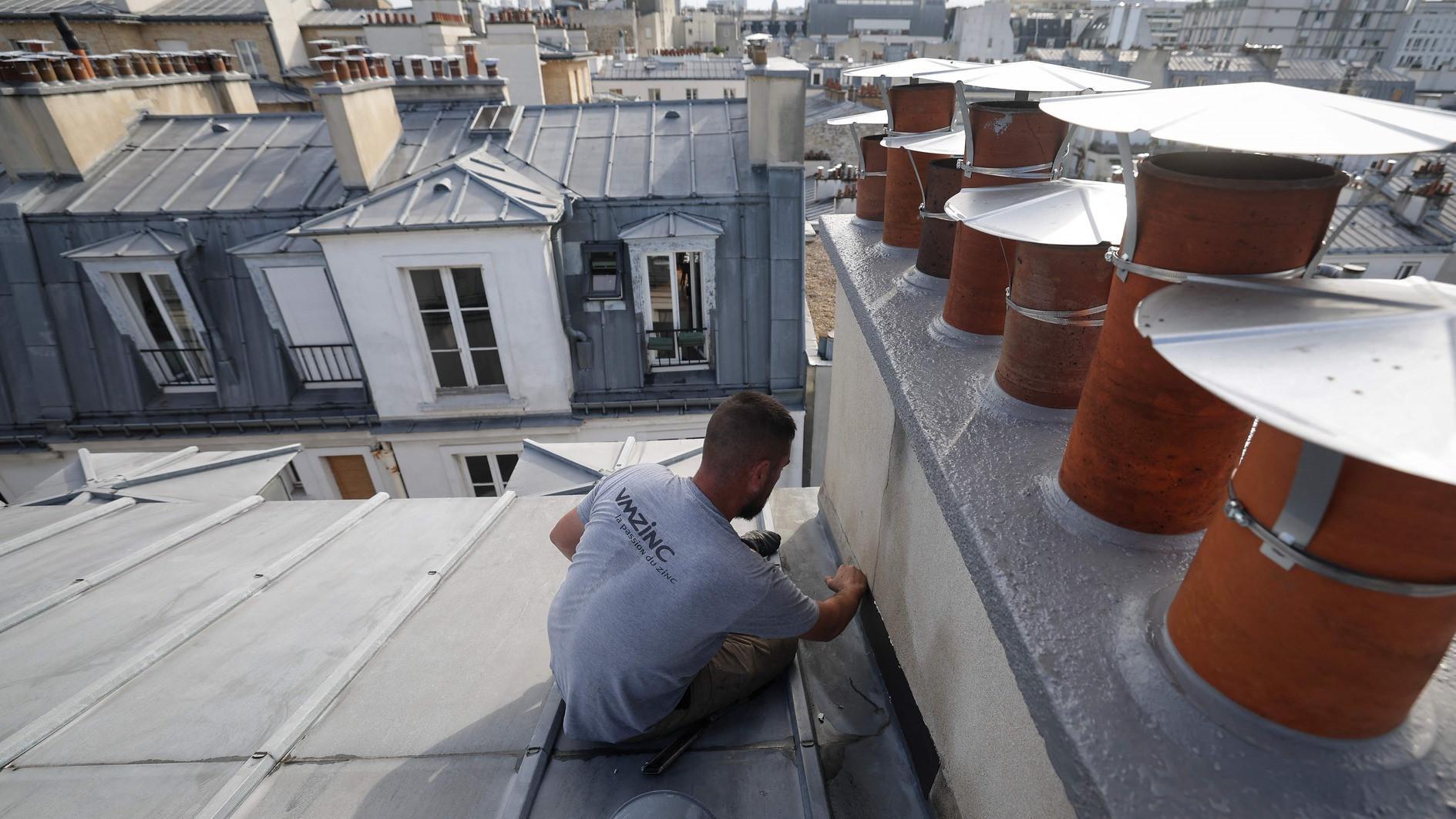 Paris zinc roofers seek UNESCO heritage status