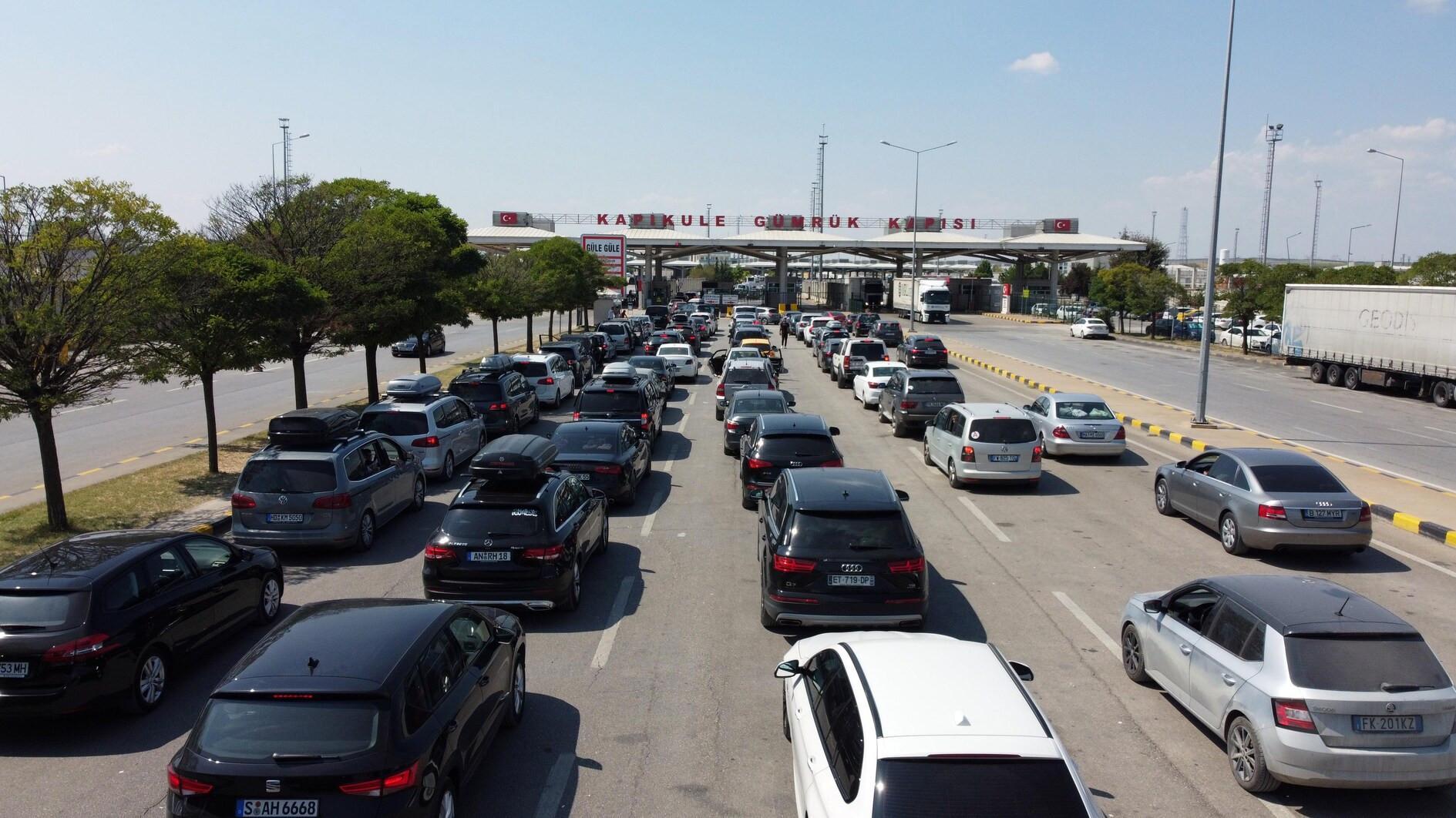 More than 4 mln expats enter country via Edirne border gates