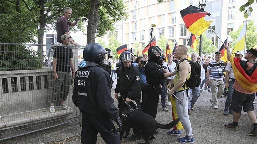 Rise of Germanys far-right stokes concerns among Turks