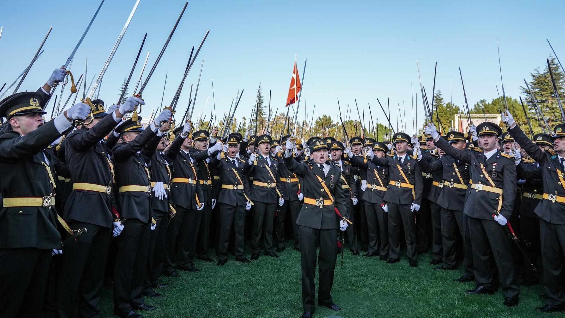 Defense Ministry probes oath ceremony at military school