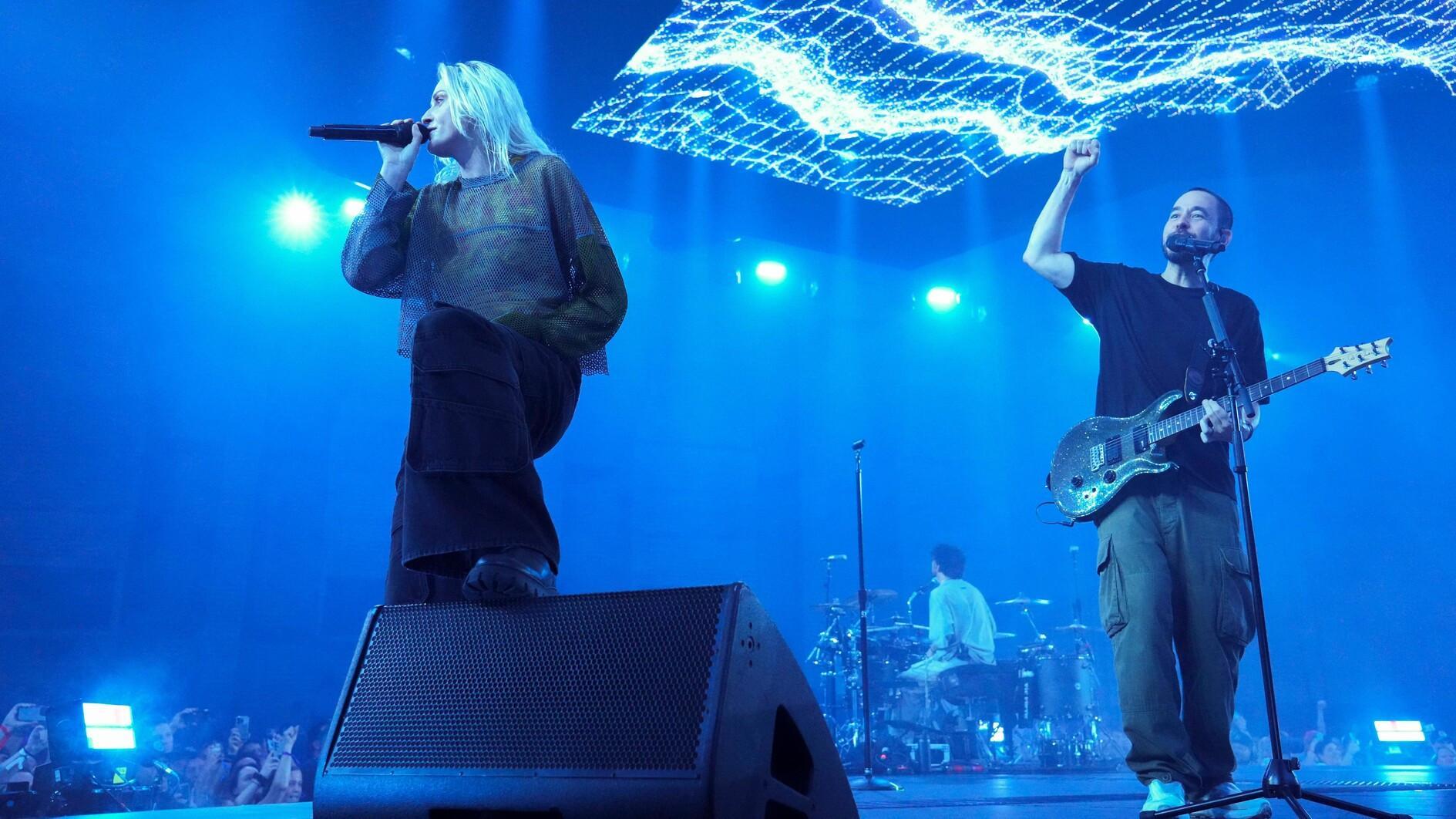 Linkin Park reunite 7 years after Chester Benningtons death