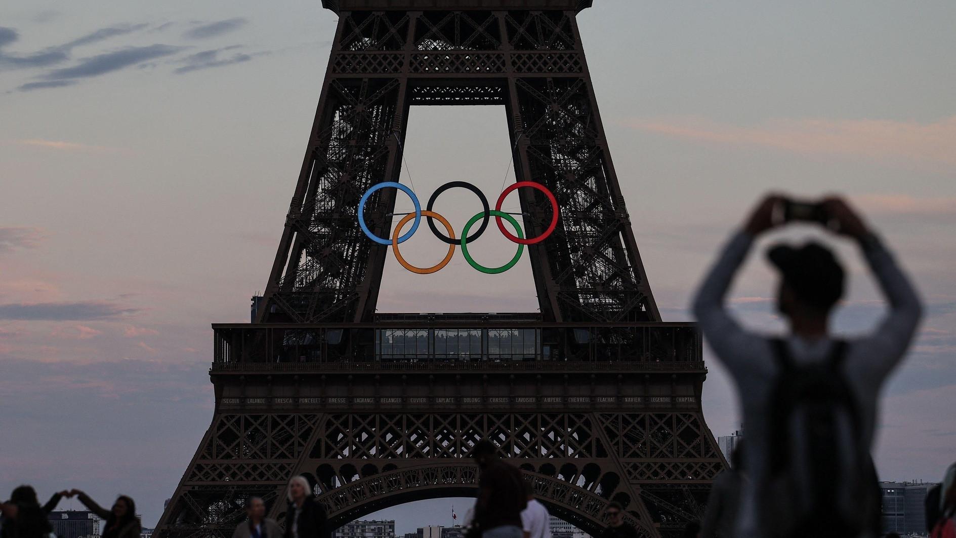 Eiffel family will fight Olympic rings staying on Paris tower