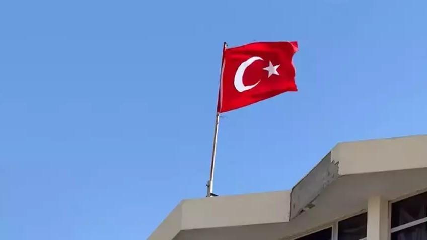 4 arrested after Turkish flag mistakenly hoisted at Tunisian gov’t building
