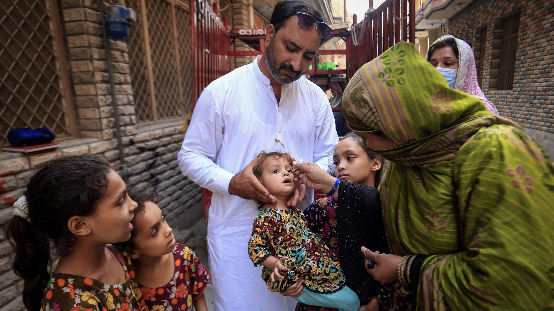 Conflict, climate threaten fight against diseases