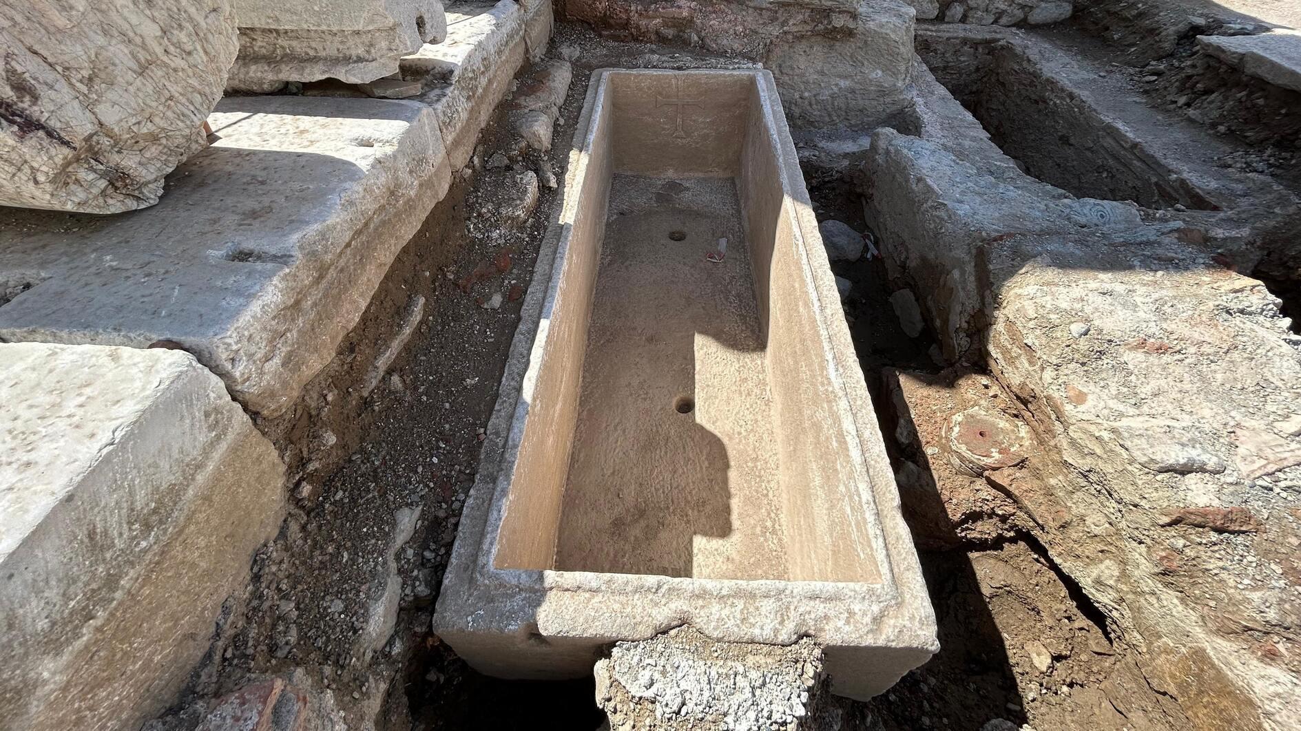Gladiator tomb reused for later burials unearthed at Ayasuluk Hill
