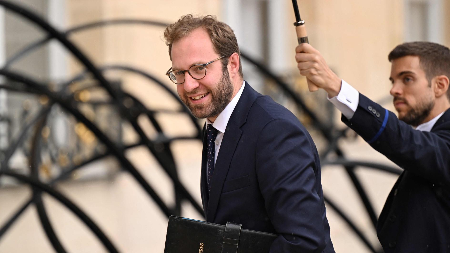 France facing one of worst deficits in its history: Minister