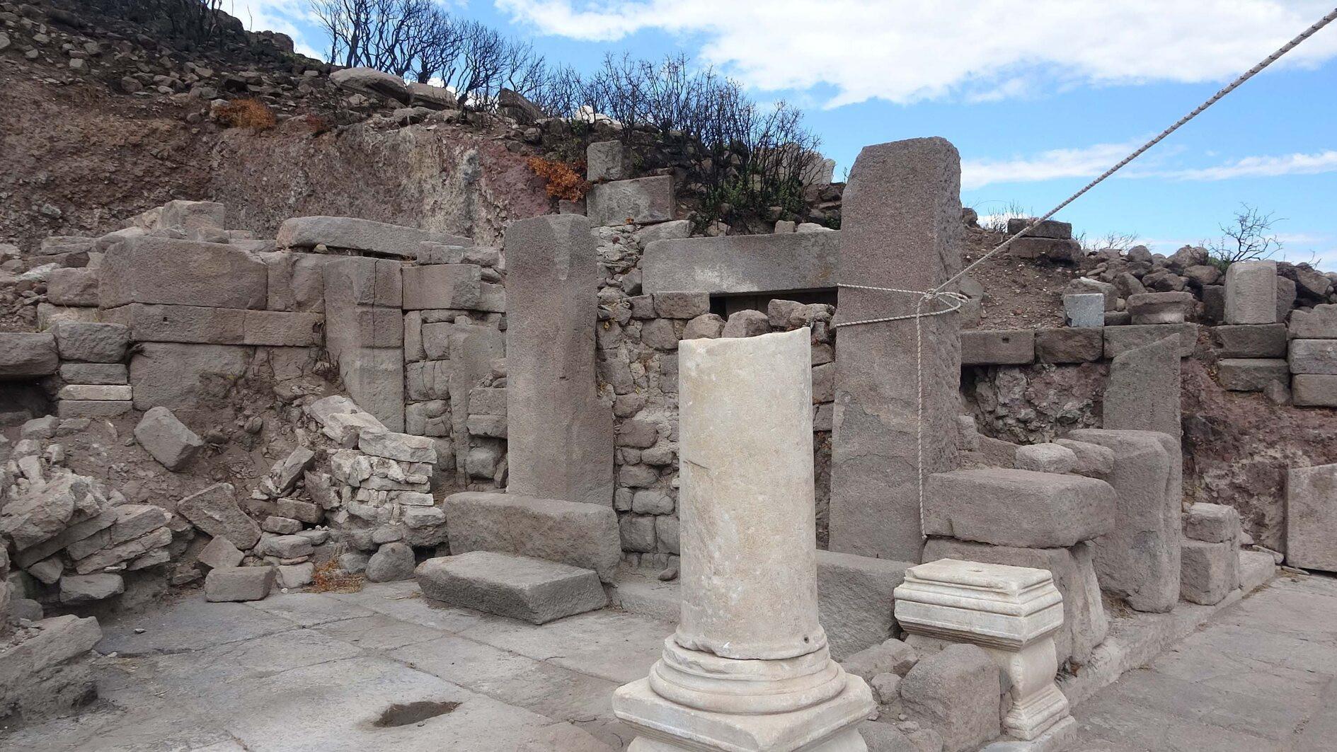 Structures of ancient eras uncovered in Assos