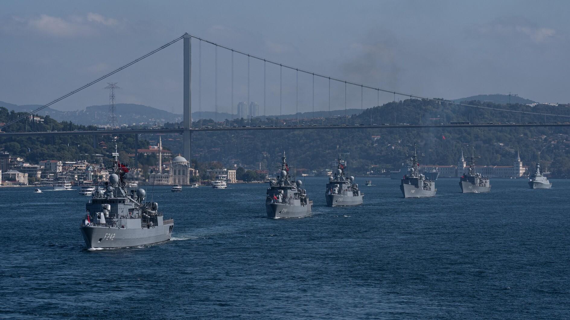 Naval parade marks anniversary of Battle of Preveza