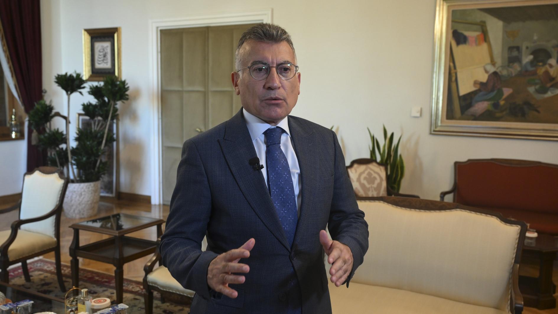 AKP aims to gather input for new constitution