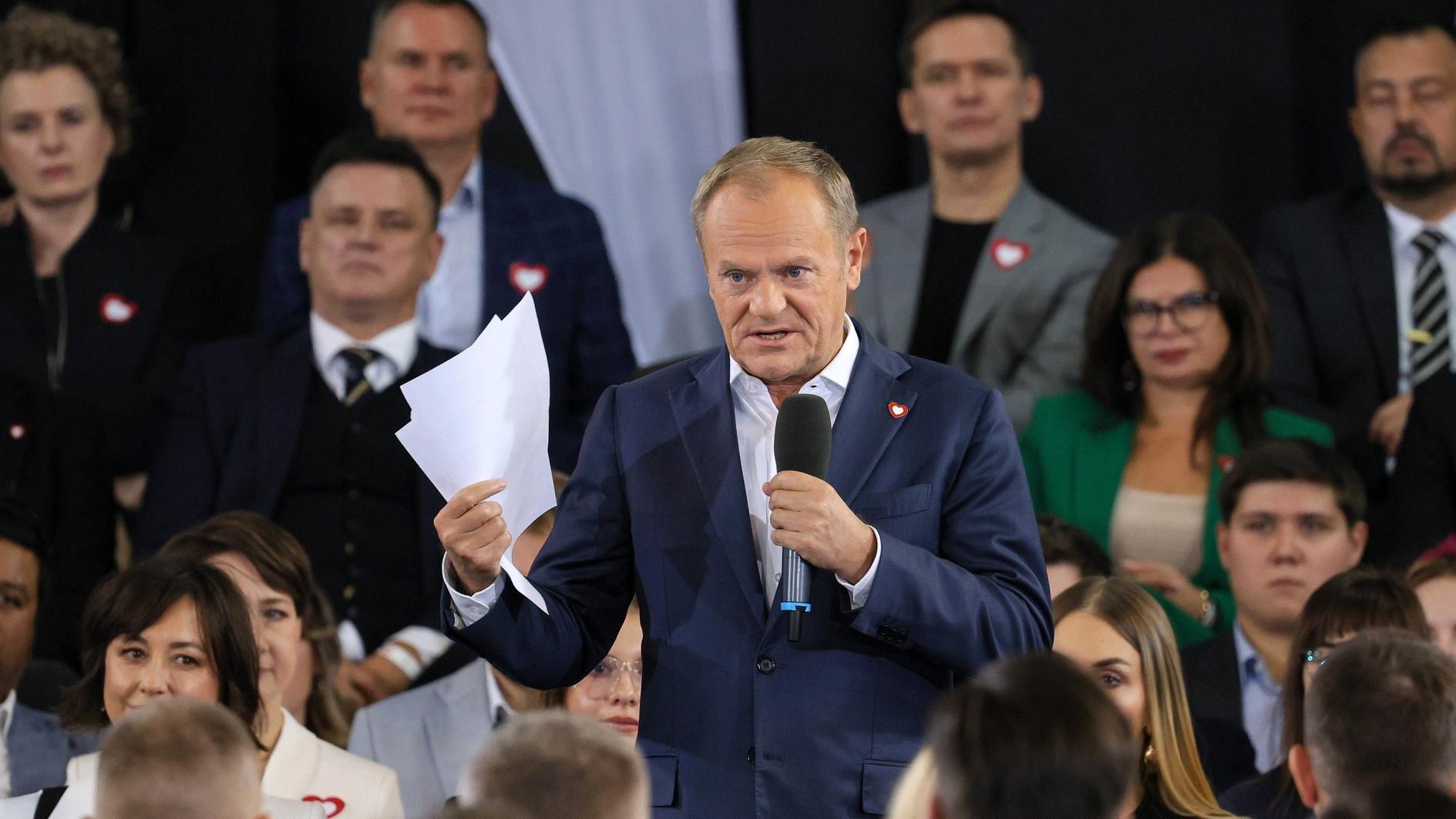 Polands leader Tusk wants to limit the right to asylum