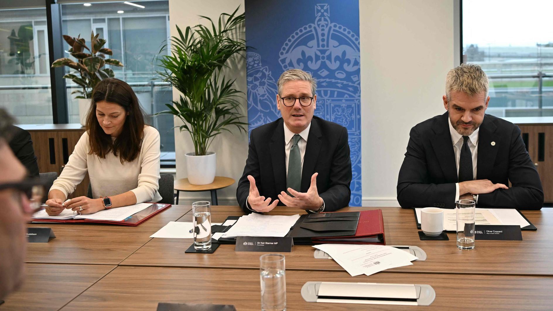 UKs flagship investment summit suffers bumpy build-up