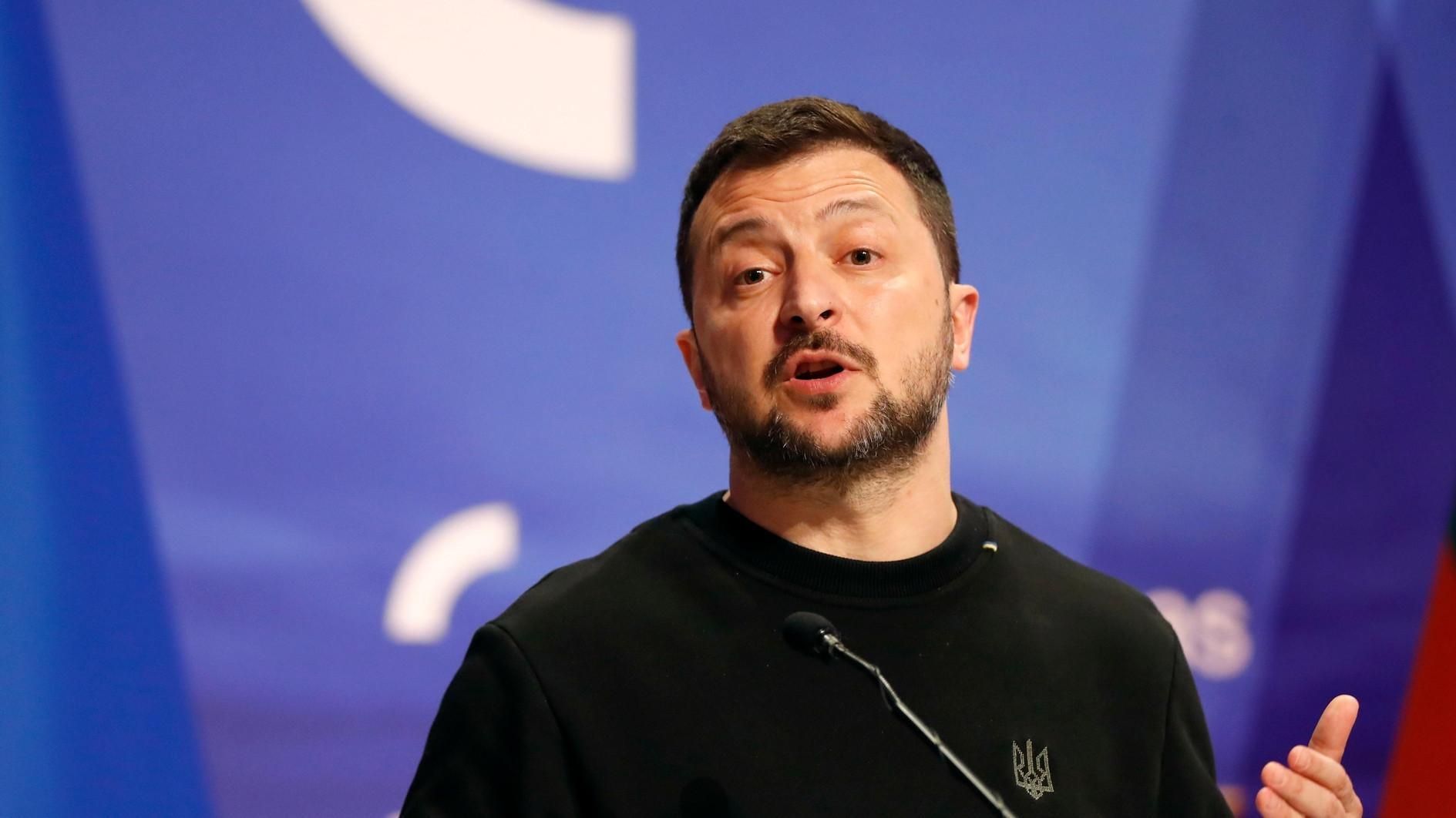 Zelensky says N Korea sending troops to Russian army