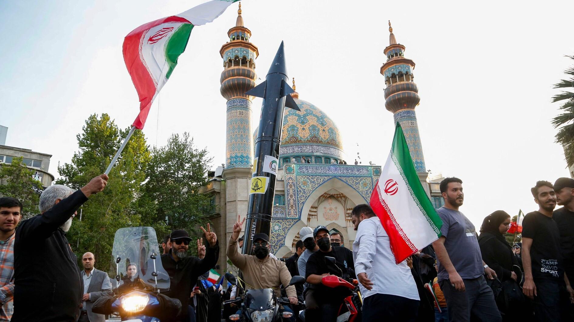 Israel distances itself from US, says to hit back at Iran based on national interest