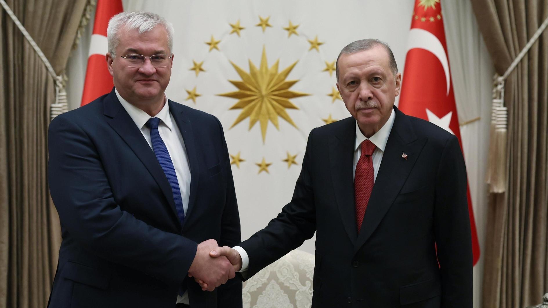 Erdoğan receives Ukrainian foreign minister in Ankara