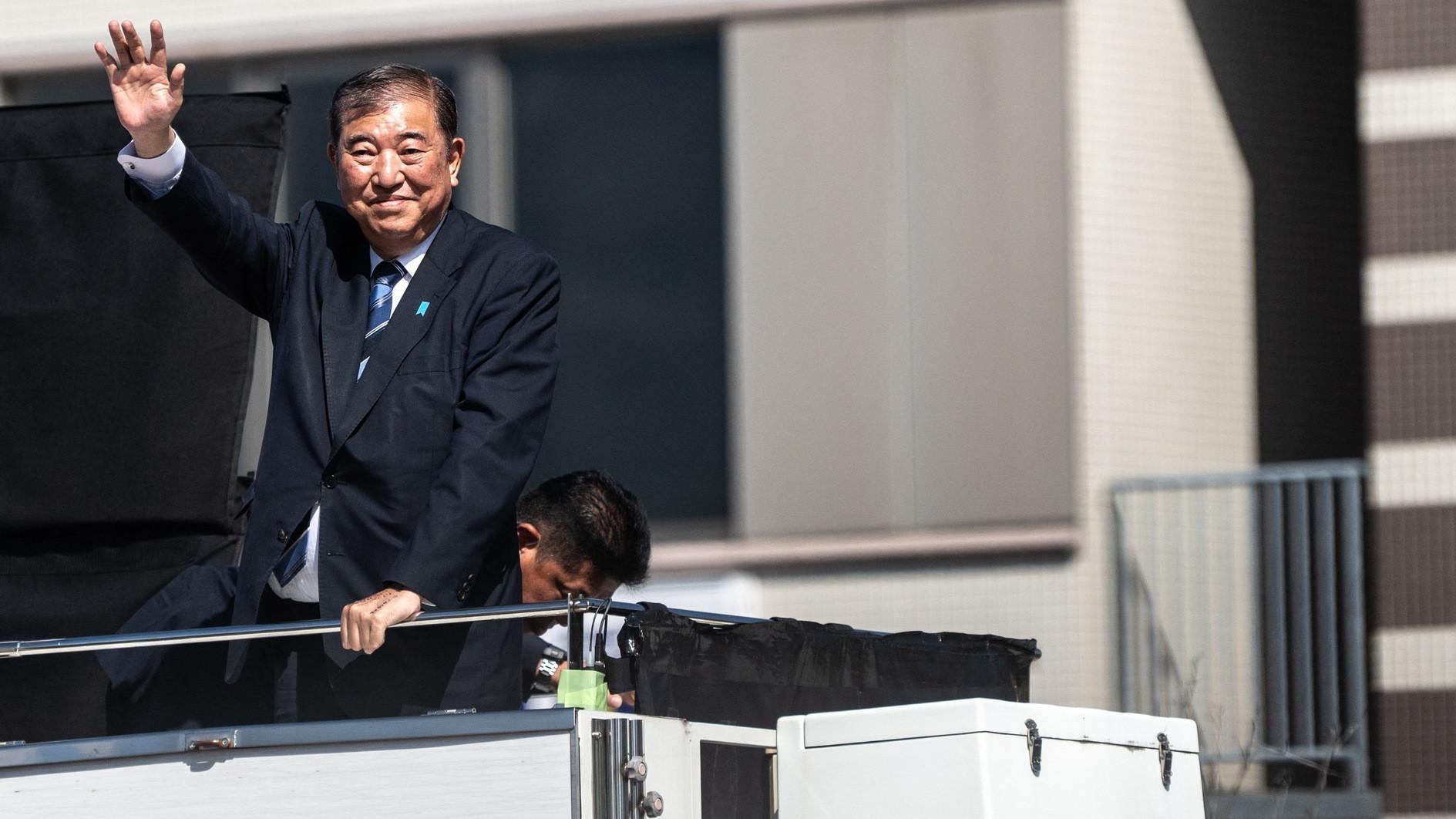 New Japan PM sweats for majority in snap election