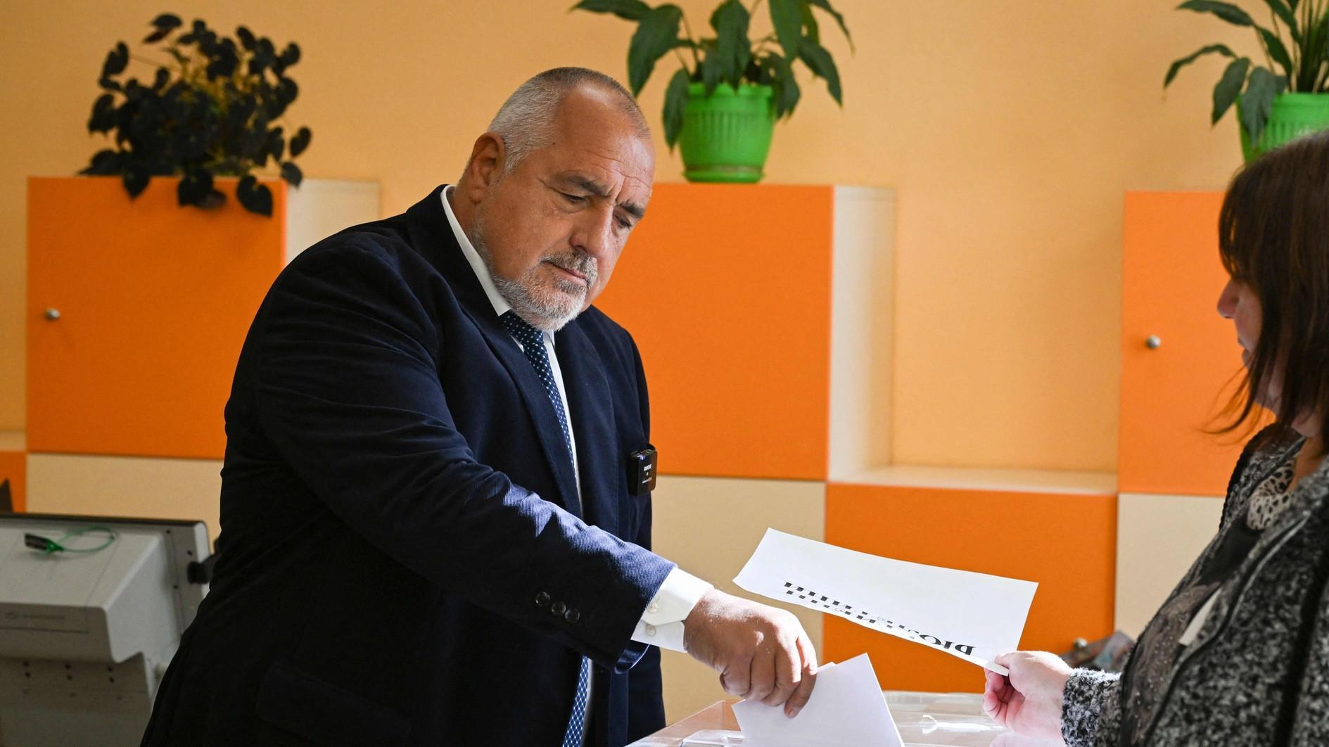 Conservatives top Bulgarian elections but fall short of majority