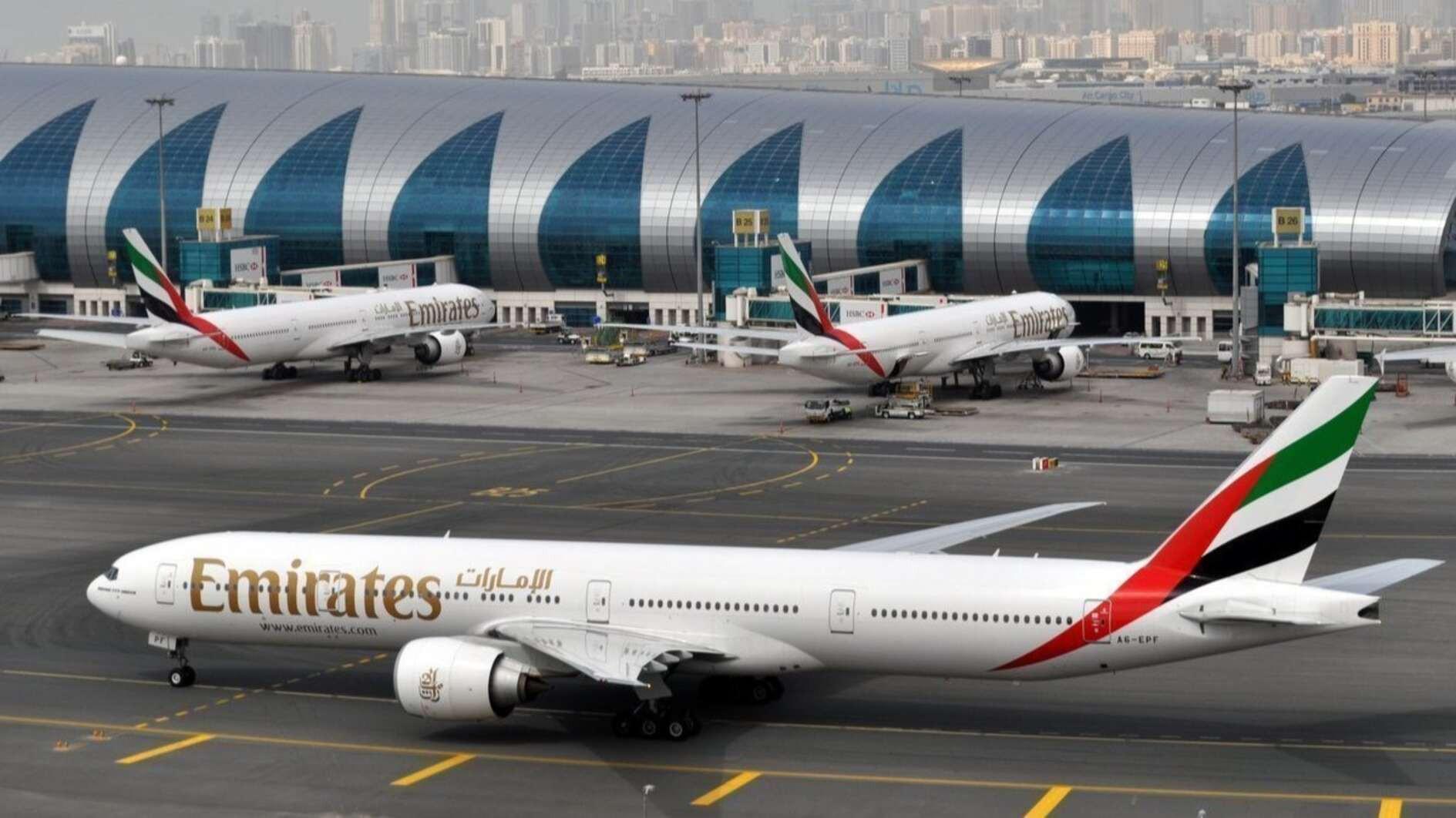 Emirates logs $2.5 bln half-year profit amid Mideast crises