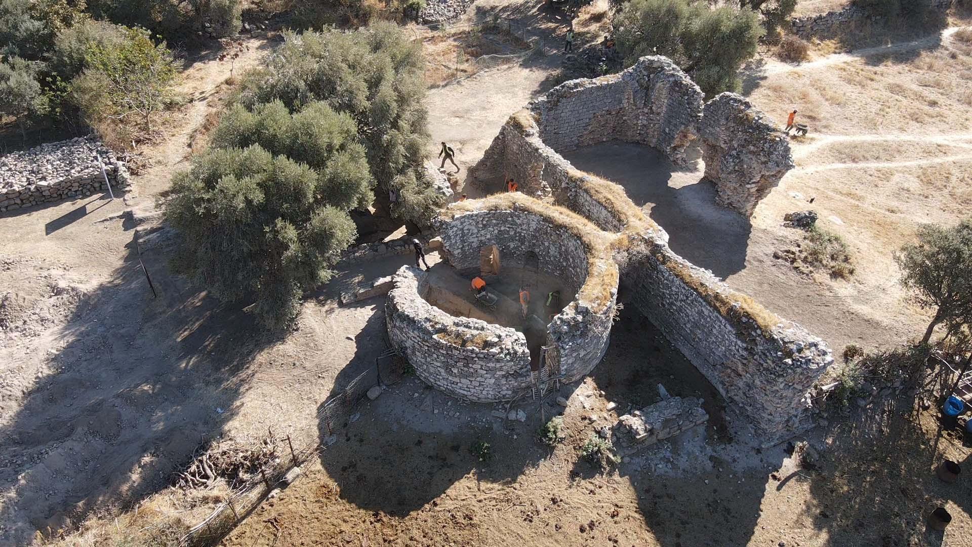 Herakleias Roman bath being unearthed